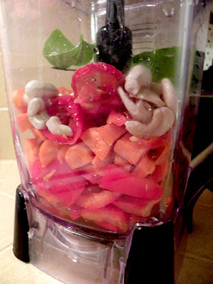 Healthy Veggies in Blender: Tomato, Carrot, Cashews, Basil, Pepper