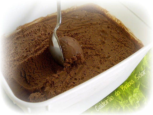 Sorvete chocolate sem sorveteira