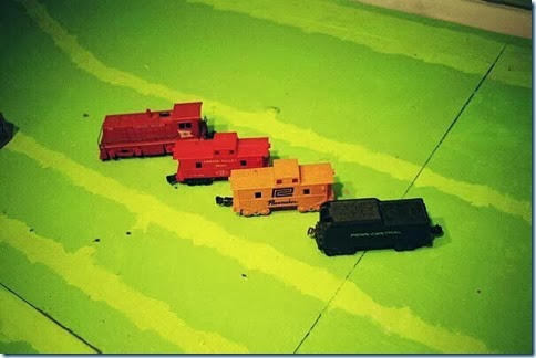 Marx #112 & Plastic Cabooses & Tender