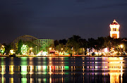 Lakeside Amusement Park (lakesideatnight)