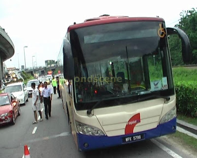 MALAYSIA CIVIL DEFENCE FORCE: Pembonceng Maut, Penunggang 