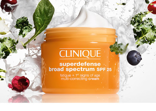 Superdefense Fatigue + 1st Signs of Age Multi-Correcting Gel SPF 40 de Clinique