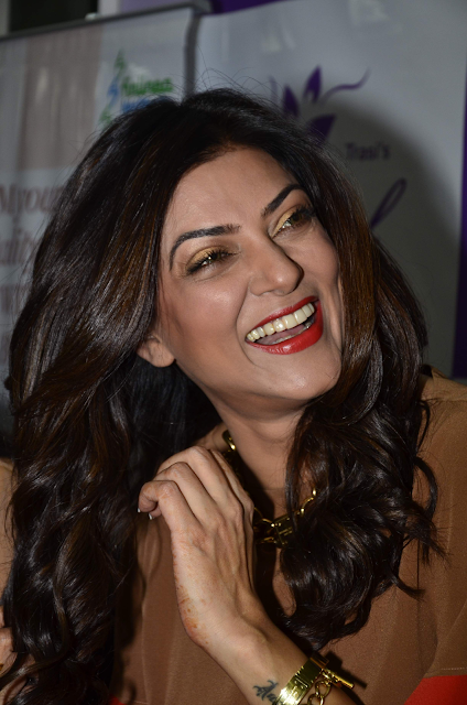 Beautiful and Best Actress Sushmita Sen Hd Wallpapers