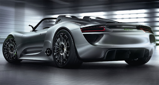 Porsche 918 Spyder Rear Angle View