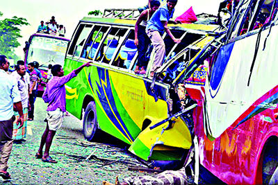 সড়কে যে কারণে মৃত্যুর মিছিল