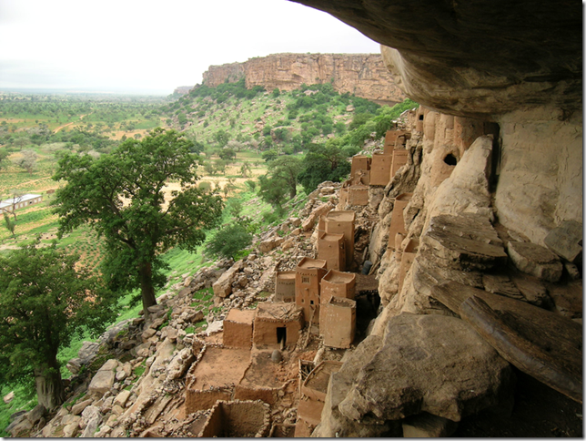 Vilarejo dogon 800px-Landscape_Dogon_Mali