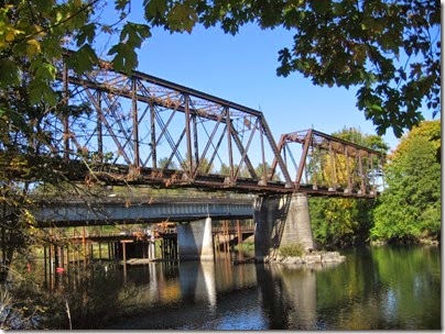 IMG_4214 Railroad Bridge over the South Santiam River at Lebanon, Oregon on October 21, 2006