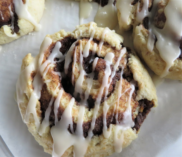 Mom's Cinnamon Rolls (small batch)