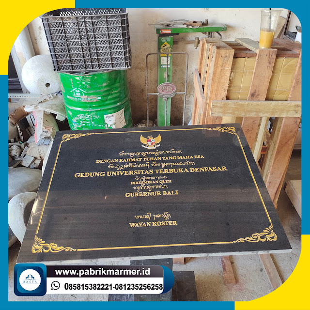 Prasasti Granit Hitam