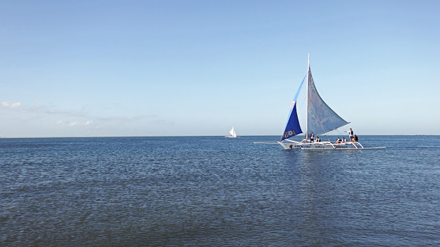 Paraw on a practice run before the Iloilo Paraw Regatta