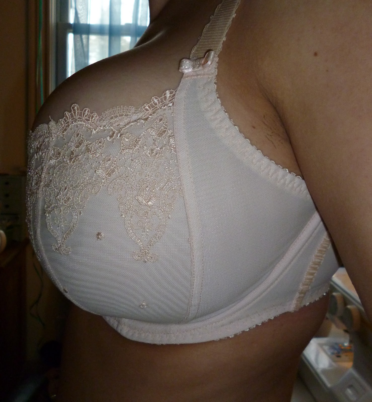 Bras I Hate & Love: December 2012