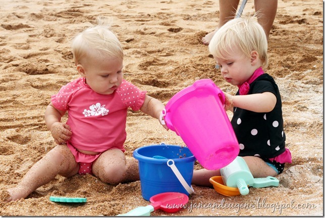 girls in sand2