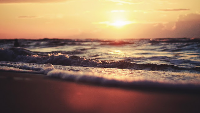 Sunset and Waves HD Wallpaper
