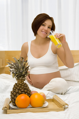 pregnant women eating. like many pregnant women,