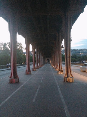 Pont de Bir-Hakeim | Working Sisters