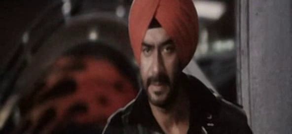 Screen Shot Of Hindi Movie Son of Sardaar (2012) Download And Watch Online Free at worldfree4u.com