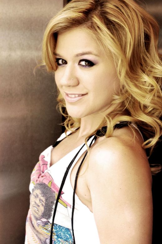 kelly clarkson hairstyles. Kelly Clarkson 2011