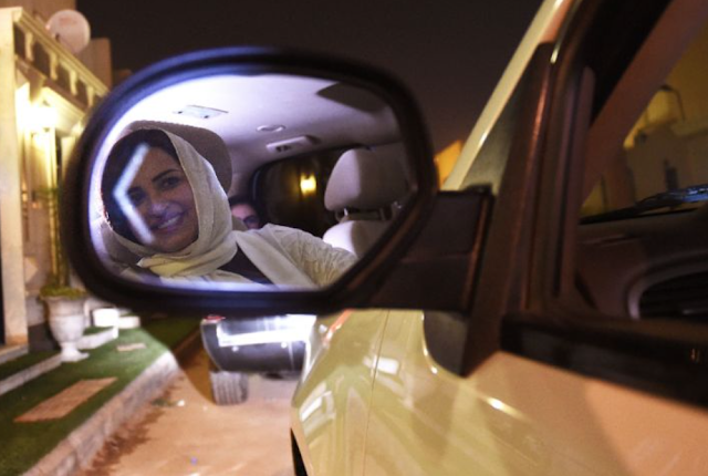 Celebrations, tears as Saudi Arabia overturns ban on women driving