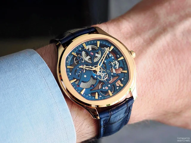 Wristshot of the Piaget Polo Skeleton in rose gold G0A46009