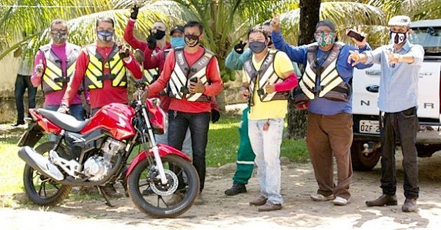 Associação dos Mototaxistas de Barreiras recebe kit multimídia fruto de emenda do deputado Tito
