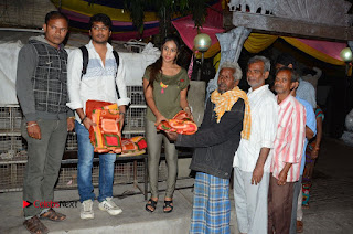 Actress Sri reddy (apthatrust director) Distrubuted Blankets for Orphans at Sai Baba Temple  0023.JPG