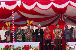 Dandim Jayawijaya Hadiri Karnaval Budaya ‘Noken Street Fashion’ Akhiri  FBLB dan Sambut HUT RI