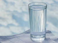 manfaat minum air putih saat perut kosong