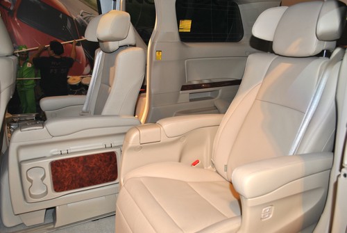 2011 Toyota Alphard Luxury MPV Interior Toyota Alphard Luxury MPV Interior