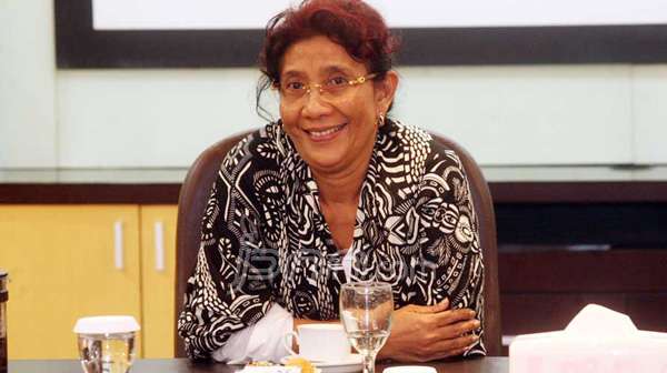 Biografi Susi Pudjiastuti