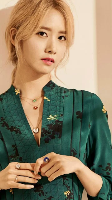 Yoona (윤아) | SNSD | Visual, Center