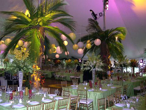 How To Decorate A Wedding Reception Hall
