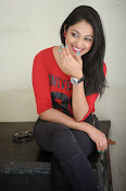 Hari Priya dazzling stills-thumbnail-15