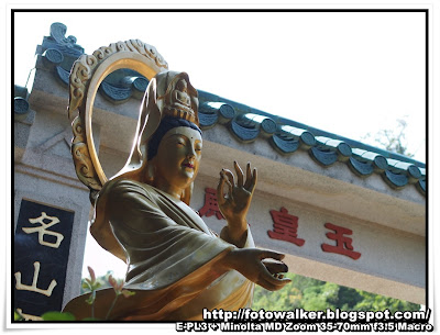 萬佛寺 (Ten Thousand Buddhas Monastery)