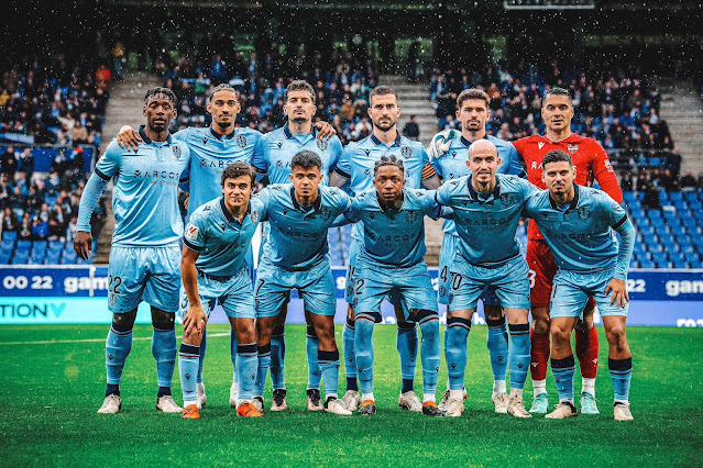 📸LEVANTE U. D. 📆2 marzo 2024 ⬆️Mohamed Bouldini, Fabrício Santos, Álex Muñoz, Sergio Postigo, Adrián De la Fuente, Andrés Fernández. ⬇️Carlos Álvarez, Brugui, Buba Sangaré, Oriol Rey, Sergio Lozano. REAL OVIEDO 3 🆚 LEVANTE U. D. 2 Sábado 02/03/2024, 18:30 horas. Campeonato de Liga de 2ª División, jornada 29. Oviedo, Asturias, estadio Carlos Tartiere: 14.318 espectadores. GOLES: ⚽0-1: 44’, Adrián De la Fuente. ⚽1-1: 54’, Oier Luengo. ⚽2-1: 59’, Masca. ⚽2-2: 76’, Carlos Álvarez. ⚽3-2: 81’, Dani Calvo.