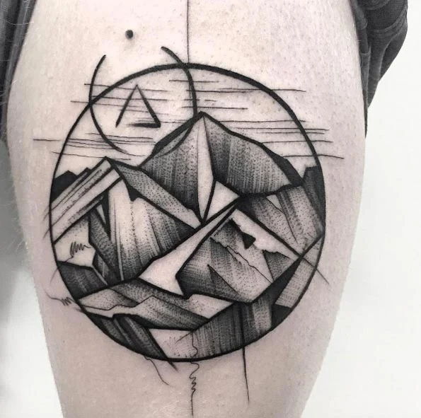 vemos un tatuaje estilo boceto