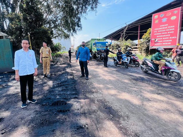 Presiden Tinjau Jalan Nasional Batas Kota Jambi ke Pelabuhan Talang Dukuh