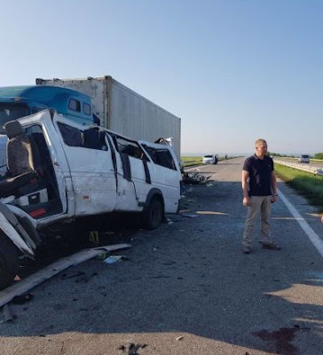 Поліція затримала водія вантажівки, в яку влетіла маршрутка з білорусами