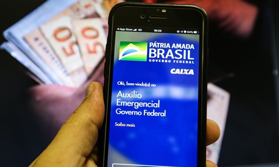 Projetos preveem prorrogação de auxílio emergencial até março