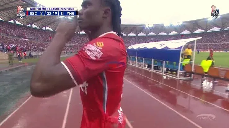Wachezaji Henock Inonga na Kibu Denis Wapigwa Faini Kisa Ushangiliaji Mbaya Simba na Yanga