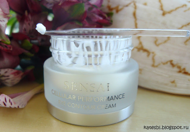 Kanebo Sensai Cellular Performance Eye Contour Cream текстура