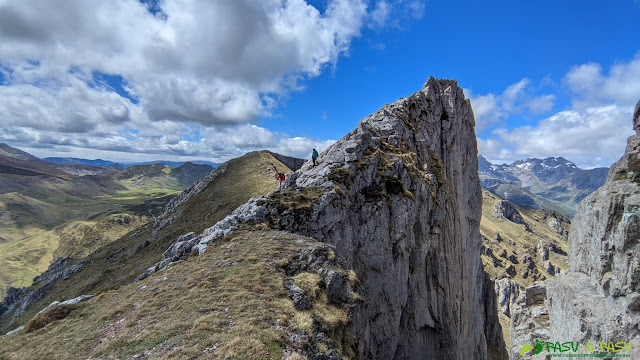 Vista de la antecima de la Tesa