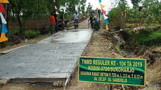 Satgas TMMD Melanjutkan Pekerjaan Jalan Rambat Beton