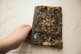 https://thevibrantvisionsblog.blogspot.com/2018/12/diy-polymer-clay-journal-ideas.html#.XCUtB1VKjIU