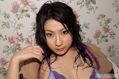 Haruka Megumi, Pecinta jepang hot