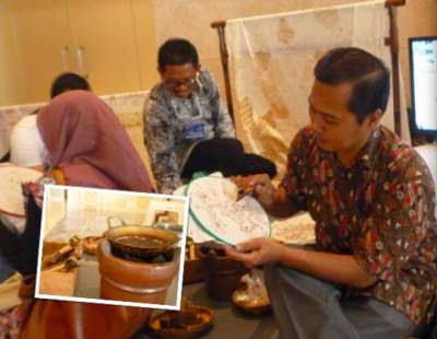 http://www.ejawantahtour.com/2014/05/kain-batik-ra-kartini-dipamerkan-di-museum-nasional.html