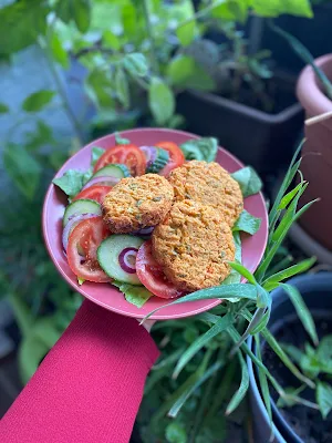 Vegan "Crab" Cakes (dailydoseofvegan.com)