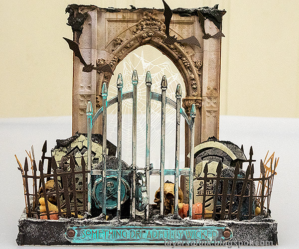 Layers of ink - Spooky Graveyard Tutorial by Anna-Karin Evaldsson.