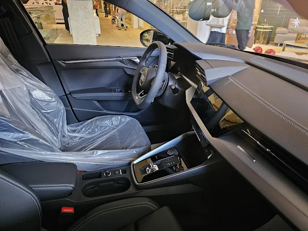 Audi A3 Sportback Performance Black 2023 Azul Navarra: preço, detalhes e ficha técnica
