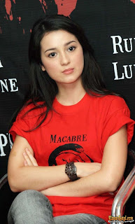 Julie Estelle