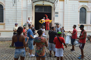 Rei Momo recebe a chave da cidade e abre o Carnaval 2017